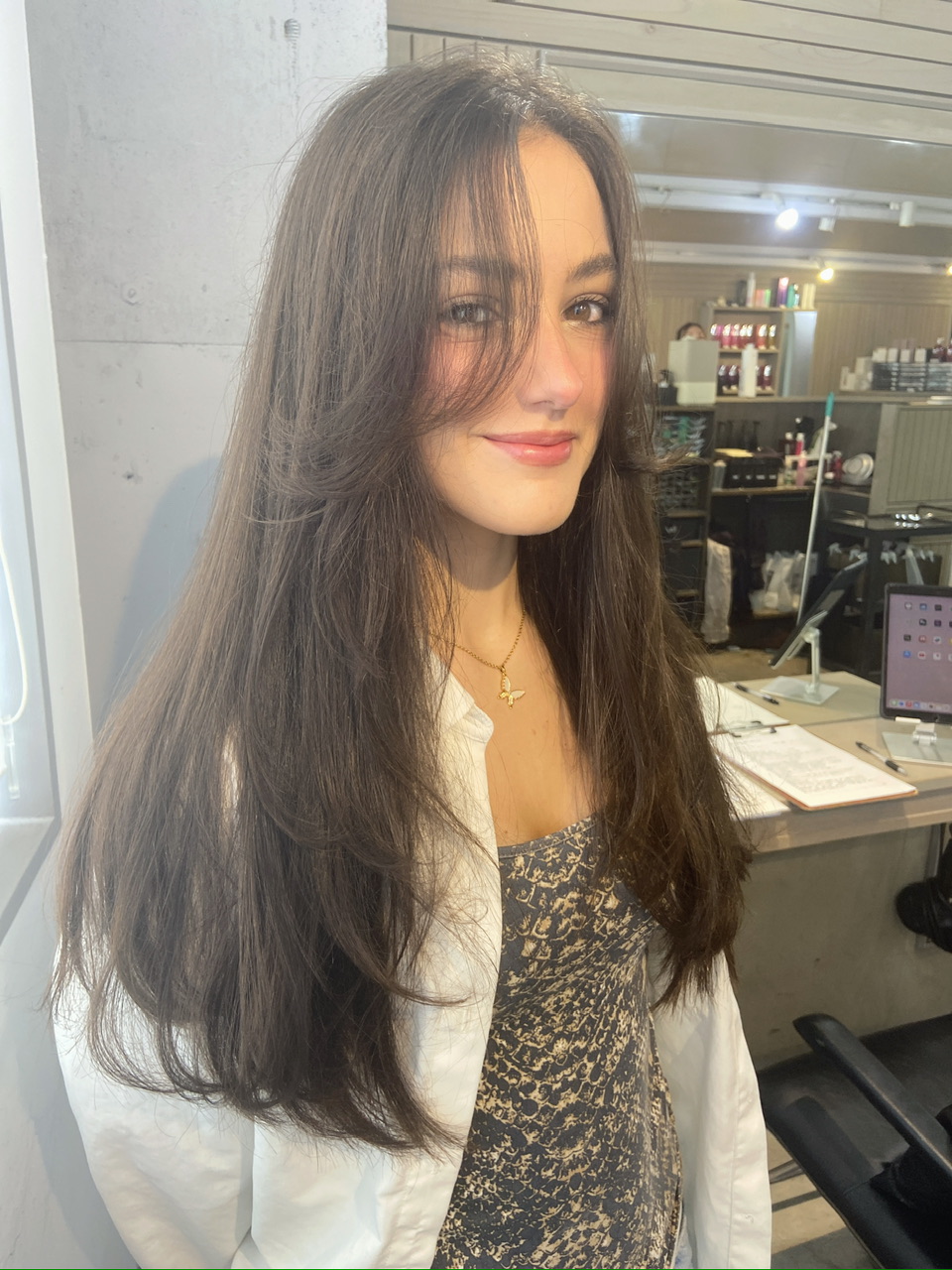 レイヤーカット　レイヤー/レイヤーカット/フロントレイヤー/顔回りレイヤー/ロングヘア